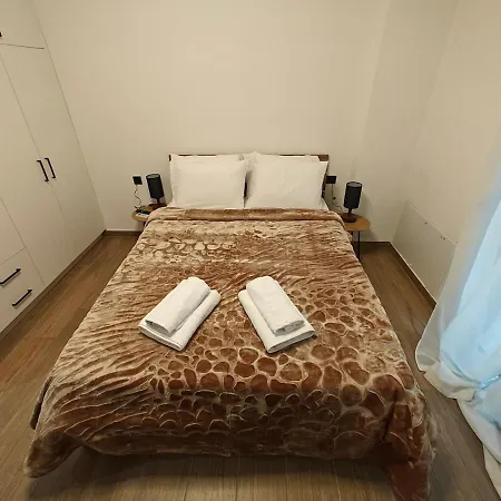 In The Center Of Apartman